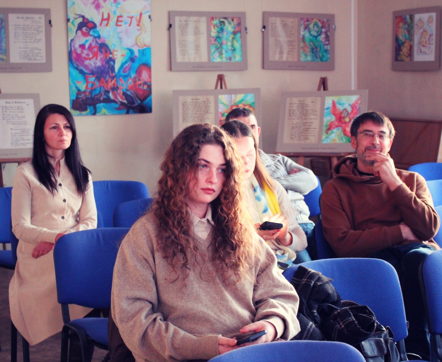 В библиотеке представили новую книгу поэта Андрея Ренскова Дар невесомости