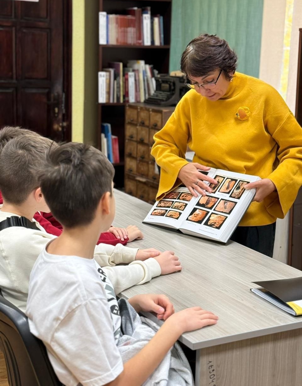 Этажи истории» для школьников: в научной библиотеке прошла просветительская экскурсия