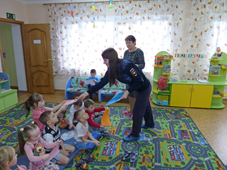 Что таит и чем опасен первый тонкий лед. Познавательная беседа для воспитанников детского сада