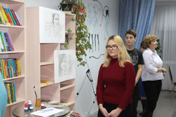 В Нестеровской районной библиотеке состоялось открытие выставки Нестерова Софьи Паладуца «Красота человеческих лиц»