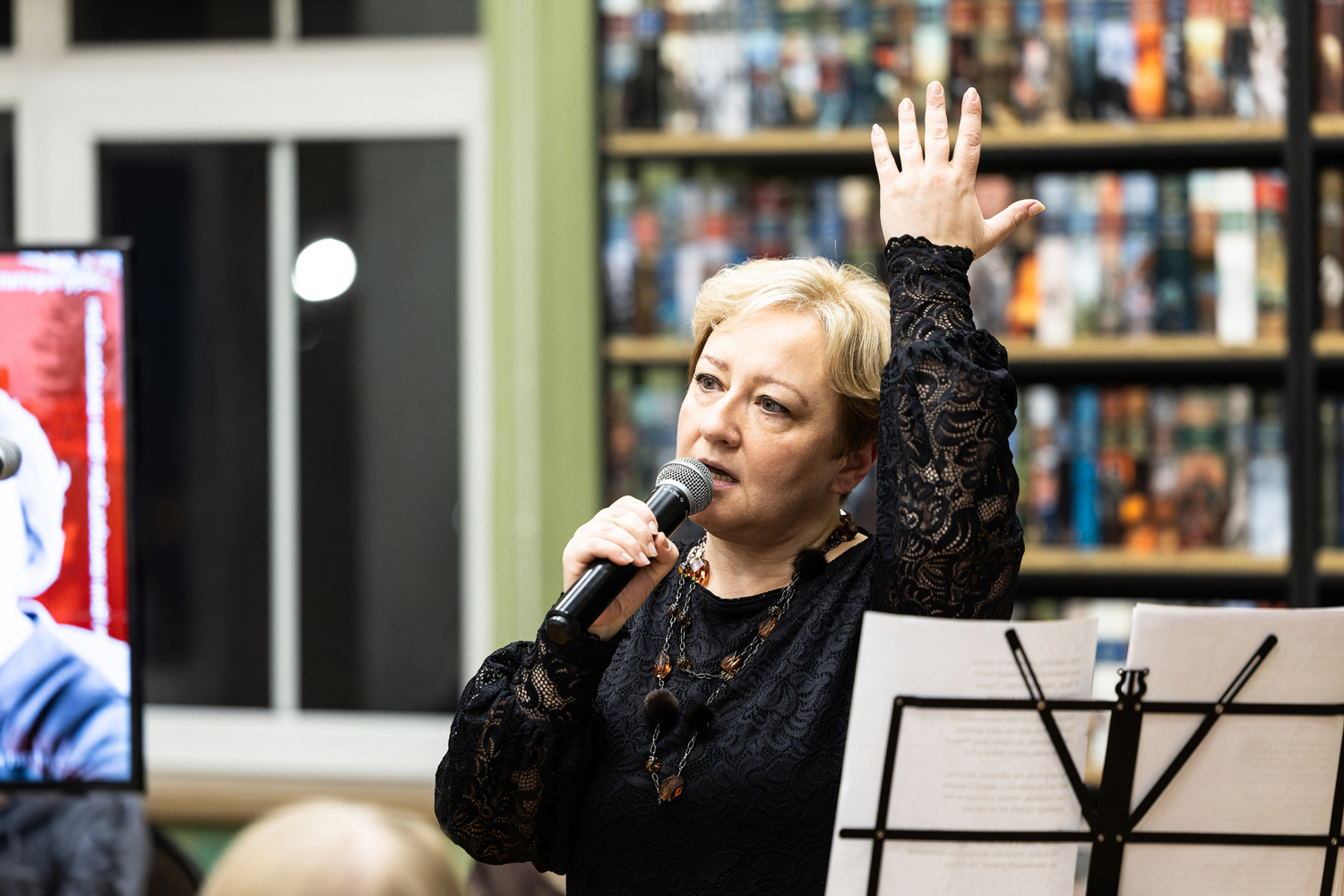 В библиотеке прошла встреча с поэтом Наталией Тебелевой