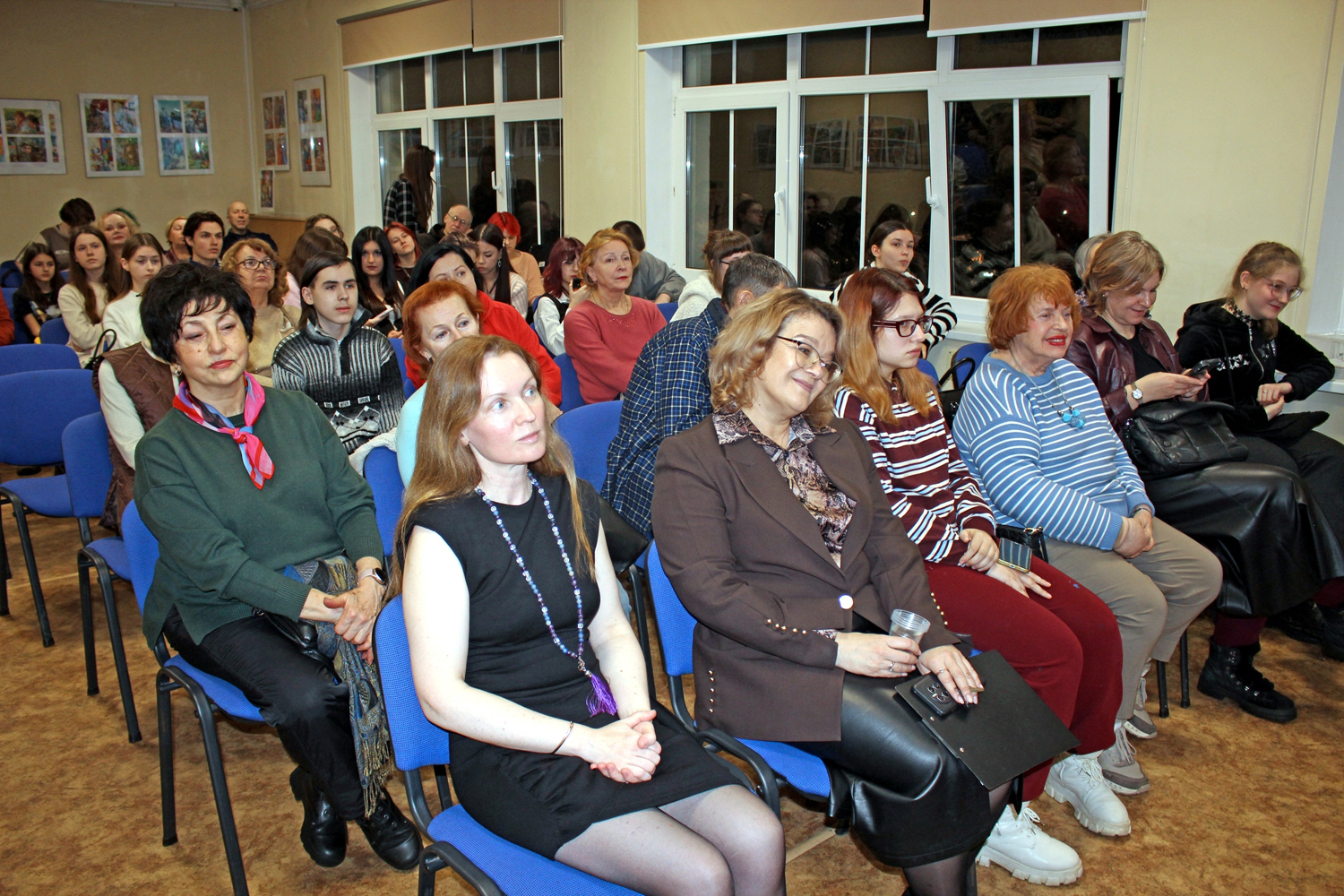 В библиотеке открылась выставка художника-иллюстратора Юлии Соколовской