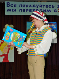 С годами мудрость так и прёт, в простых и сложных изреченьях, Но жаль, никто не придаёт тому серьёзного значенья (Лукина Анастасия)