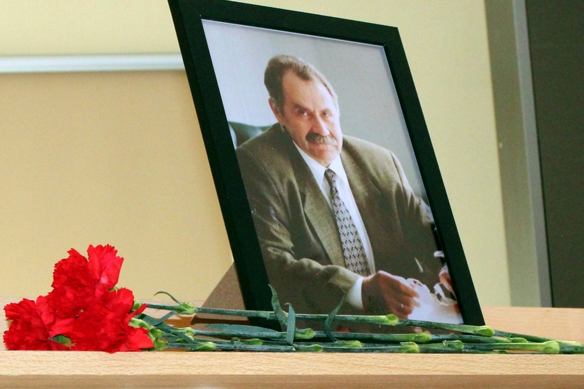 Памяти выдающегося дипломата: в библиотеке прошёл вечер, посвящённый 80-летию дипломата и учёного Артура Кузнецова