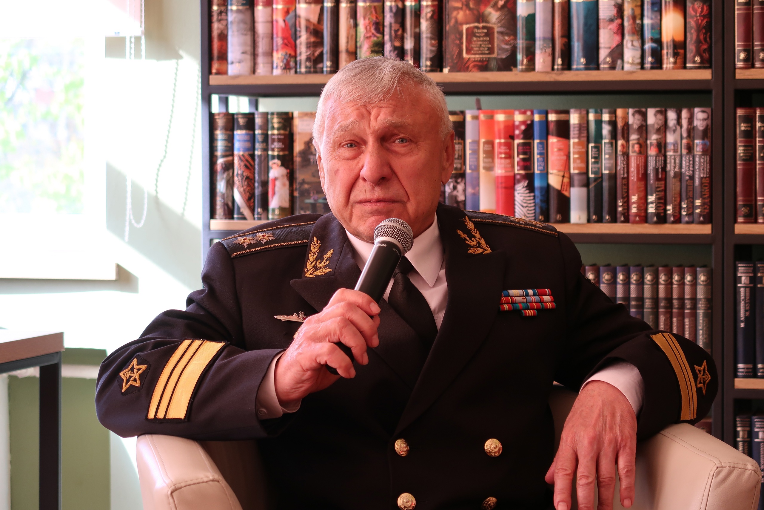 Александр Бражник