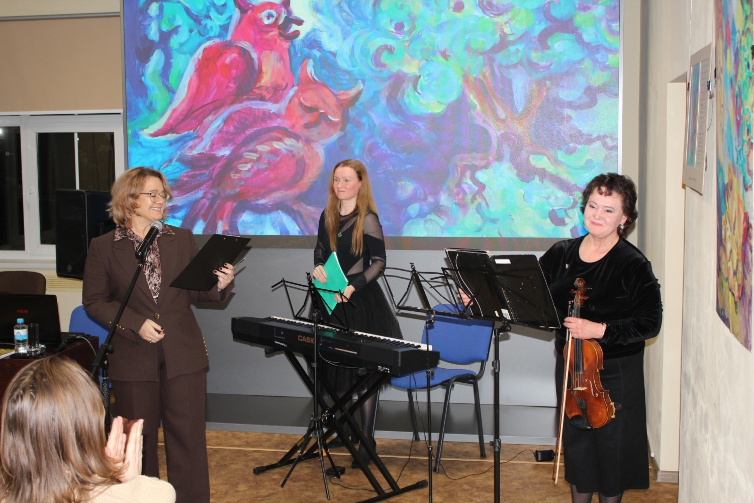 В библиотеке открылась выставка художника Галины Савченко Нет, я – не Байрон / Да, я – не Шелли