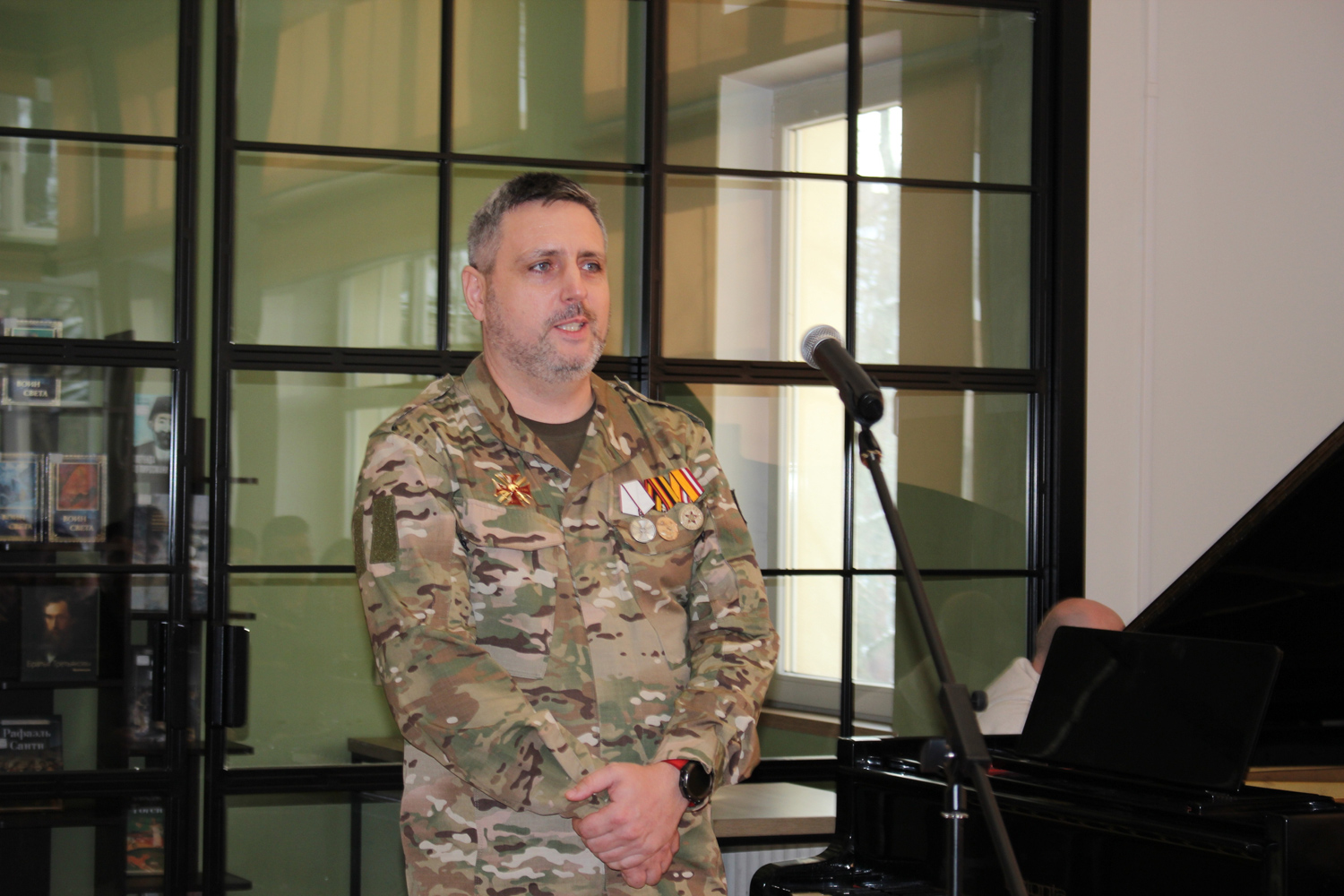 Быть воином – жить вечно: накануне Дня защитника Отечества в научной библиотеке представили серию книг о Героях специальной военной операции