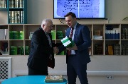Министр по культуре и туризму региона Андрей Ермак (справа) и управляющий Калининградского отделения Сбербанка России Сергей Шамков