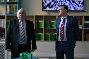 Министр по культуре и туризму региона Андрей Ермак (справа) и управляющий Калининградского отделения Сбербанка России Сергей Шамков